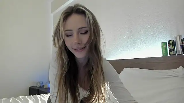 MilaDeLune online show from 12-05-25, 05:20