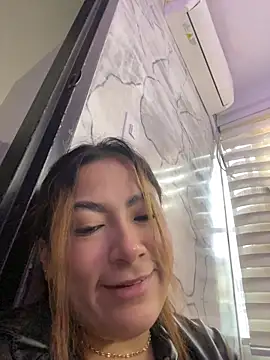 MacarenaRosse online show from 11-28-25, 08:00