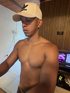Snapshot of MarcoStriker chatting on 06-03-26, 02:44 MarcoStriker online show from 06-03-26, 02:44