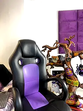 AdrianRinaldi online show from 10-30-25, 07:36