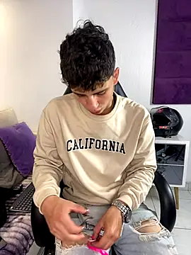 AdrianRinaldi online show from 11-08-25, 08:18