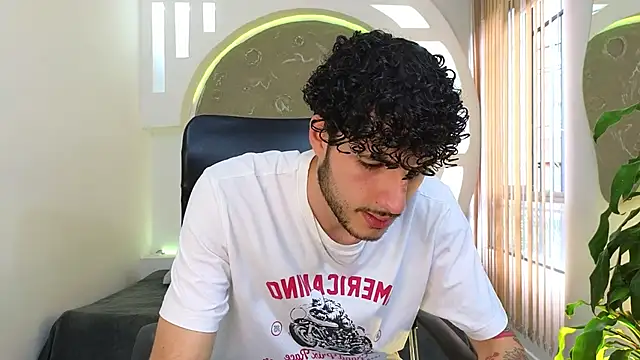 Snapshot of Rafael_Mendezz chatting on 09-10-25, 08:20 Rafael Mendezz online show from 09-10-25, 08:20