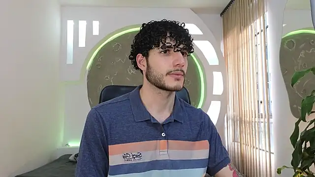 Snapshot of Rafael_Mendezz chatting on 09-15-25, 08:53 Rafael Mendezz online show from 09-15-25, 08:53