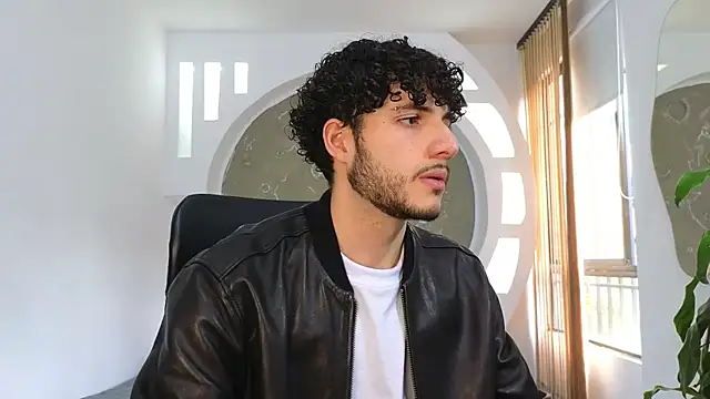 Snapshot of Rafael_Mendezz chatting on 09-18-25, 08:55 Rafael Mendezz online show from 09-18-25, 08:55