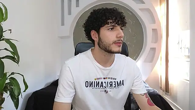 Snapshot of Rafael_Mendezz chatting on 09-23-25, 09:18 Rafael Mendezz online show from 09-23-25, 09:18