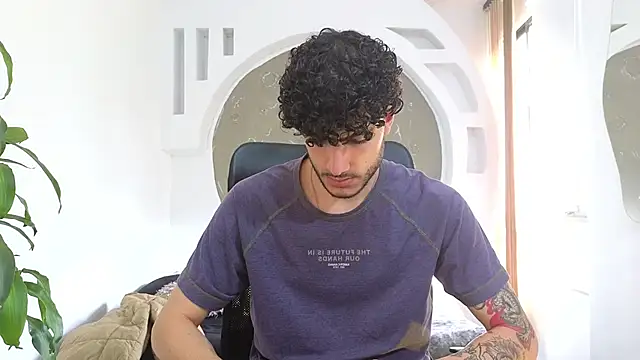 Snapshot of Rafael_Mendezz chatting on 09-30-25, 08:25 Rafael Mendezz online show from 09-30-25, 08:25