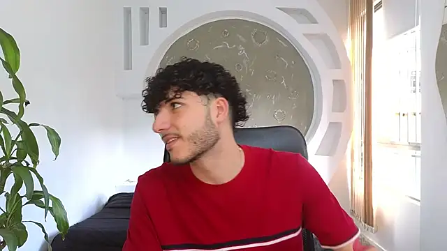 Snapshot of Rafael_Mendezz chatting on 10-02-25, 08:16 Rafael Mendezz online show from 10-02-25, 08:16