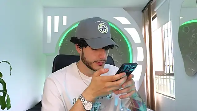 Snapshot of Rafael_Mendezz chatting on 10-08-25, 07:55 Rafael Mendezz online show from 10-08-25, 07:55