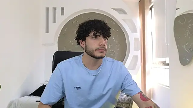 Snapshot of Rafael_Mendezz chatting on 10-31-25, 08:21 Rafael Mendezz online show from 10-31-25, 08:21