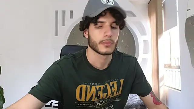 Snapshot of Rafael_Mendezz chatting on 11-06-25, 08:21 Rafael Mendezz online show from 11-06-25, 08:21