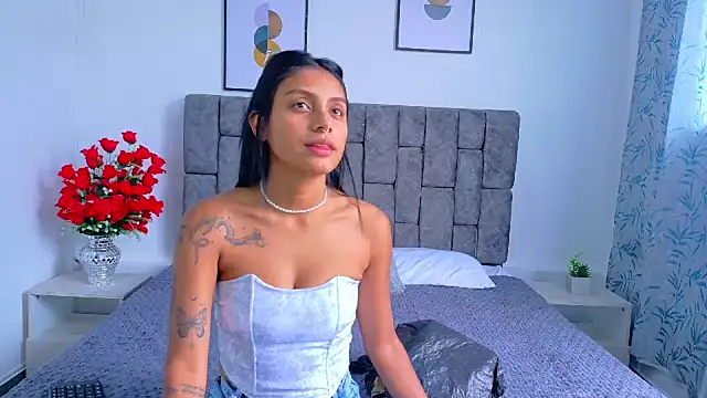 Snapshot of Soffia_Konig_ chatting on 12-15-25, 06:12 Soffia Konig online show from 12-15-25, 06:12