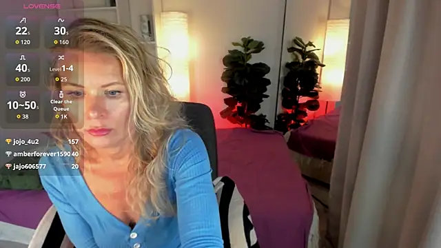 Snapshot of Julia_Giulia chatting on 07-14-26, 02:05 Julia Giulia online show from 07-14-26, 02:05
