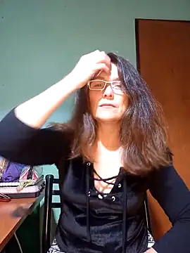Snapshot of Merida2276 chatting on 10-05-25, 02:43 Merida2276 online show from 10-05-25, 02:43