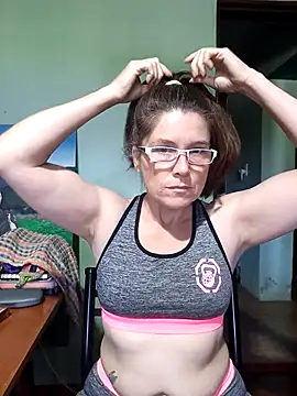 Snapshot of Merida2276 chatting on 10-06-25, 02:58 Merida2276 online show from 10-06-25, 02:58