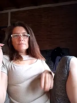 Snapshot of Merida2276 chatting on 10-17-25, 03:14 Merida2276 online show from 10-17-25, 03:14