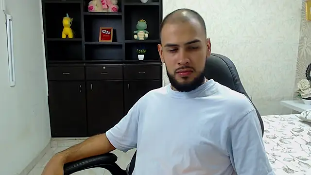 Snapshot of Marcus_Soler chatting on 09-11-25, 04:07 Marcus Soler online show from 09-11-25, 04:07