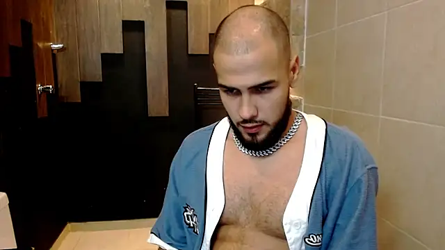 Snapshot of Marcus_Soler chatting on 09-27-25, 03:39 Marcus Soler online show from 09-27-25, 03:39