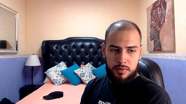 Snapshot of Marcus_Soler chatting on 10-10-25, 04:17 Marcus Soler online show from 10-10-25, 04:17