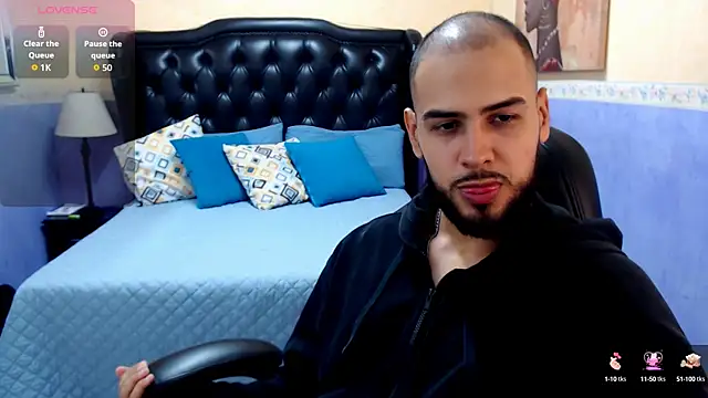 Snapshot of Marcus_Soler chatting on 10-16-25, 03:46 Marcus Soler online show from 10-16-25, 03:46