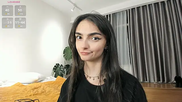 Morena Dolce online show from 04-04-26, 01:52