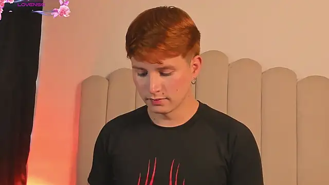 Snapshot of Eragonbooy chatting on 01-08-26, 10:34 Eragonbooy online show from 01-08-26, 10:34