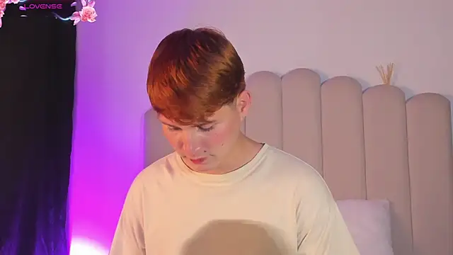 Snapshot of Eragonbooy chatting on 02-17-26, 11:11 Eragonbooy online show from 02-17-26, 11:11