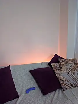 Snapshot of AliishaPss chatting on 02-17-26, 08:04 AliishaPss online show from 02-17-26, 08:04