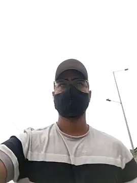 Snapshot of YoursThickDick chatting on 10-28-25, 02:59 YoursThickDick online show from 10-28-25, 02:59