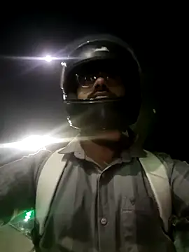 Snapshot of YoursThickDick chatting on 11-05-25, 04:07 YoursThickDick online show from 11-05-25, 04:07