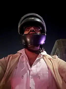 Snapshot of YoursThickDick chatting on 11-19-25, 04:07 YoursThickDick online show from 11-19-25, 04:07