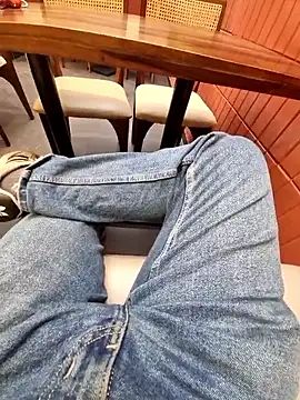 Snapshot of YoursThickDick chatting on 12-02-25, 09:47 YoursThickDick online show from 12-02-25, 09:47