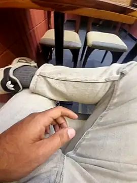 Snapshot of YoursThickDick chatting on 12-05-25, 09:51 YoursThickDick online show from 12-05-25, 09:51