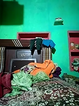 Snapshot of Shreya-couple chatting on 09-19-25, 12:56 Shreya-couple online show from 09-19-25, 12:56