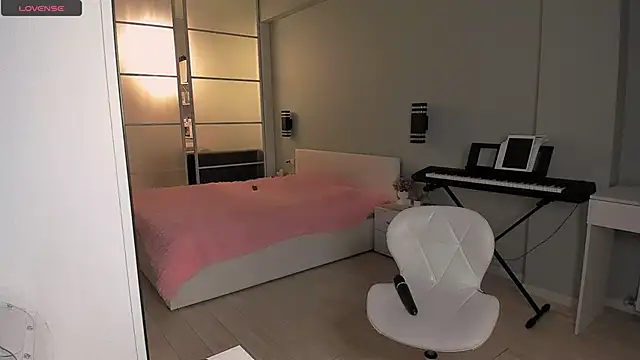 LolaVexx online show from 09-23-25, 03:59