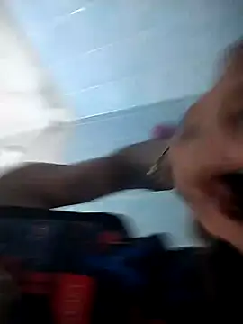 Snapshot of Yayoope chatting on 12-17-25, 11:33 Yayoope online show from 12-17-25, 11:33