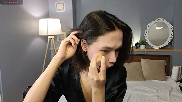 Snapshot of okerriella chatting on 10-16-25, 01:45 okerriella online show from 10-16-25, 01:45