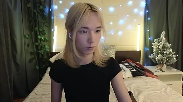 Snapshot of okerriella chatting on 01-11-26, 01:05 okerriella online show from 01-11-26, 01:05