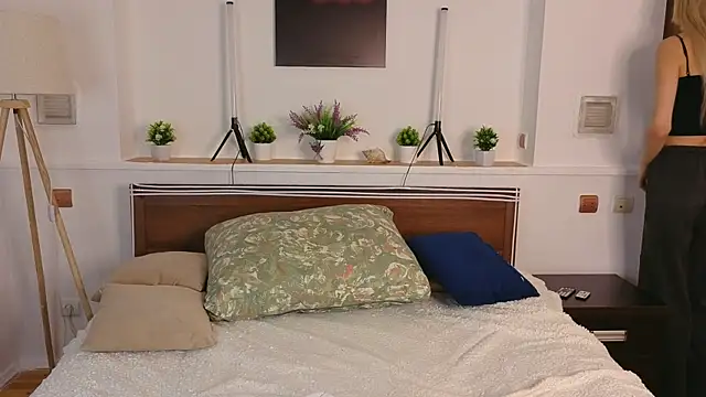 okerriella online show from 04-19-26, 07:51