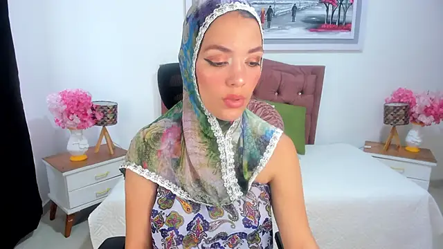 Snapshot of SofiaRivera1 chatting on 09-17-25, 08:32 SofiaRivera1 online show from 09-17-25, 08:32