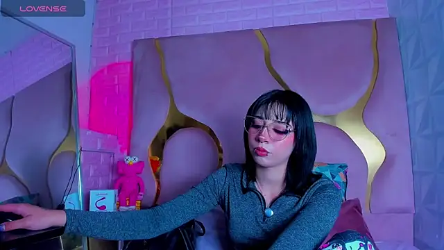 Niina Sissy online show from 03-29-26, 05:18