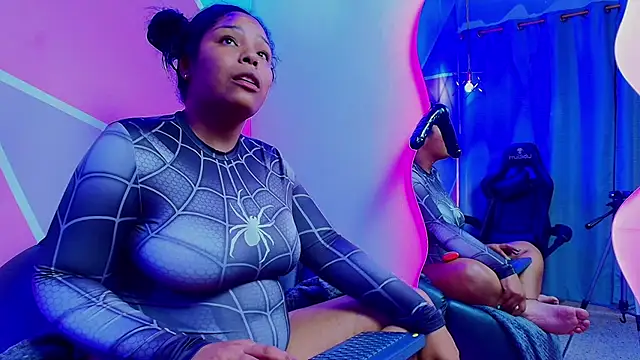 naomi campbel  online show from 10-15-25, 01:55