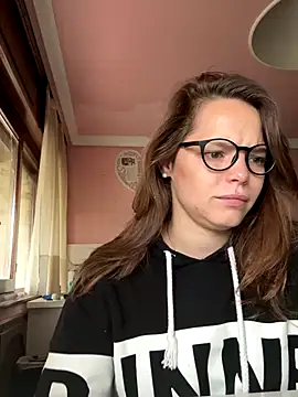 Snapshot of Wildmaca chatting on 10-31-25, 08:37 Wildmaca online show from 10-31-25, 08:37