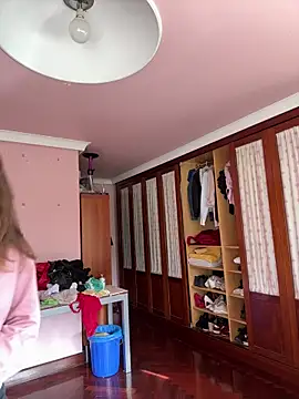 Snapshot of Wildmaca chatting on 11-02-25, 11:23 Wildmaca online show from 11-02-25, 11:23