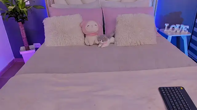 NaishaFord 1 online show from 04-12-26, 04:39