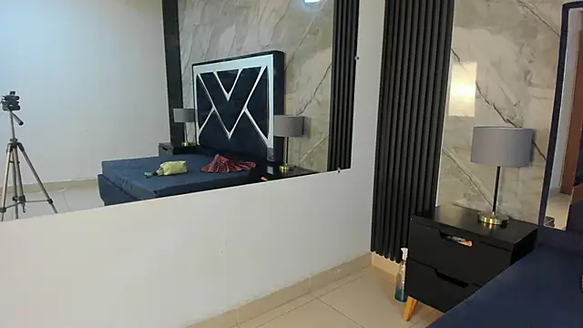 Megan Sweetas online show from 11-09-25, 08:18