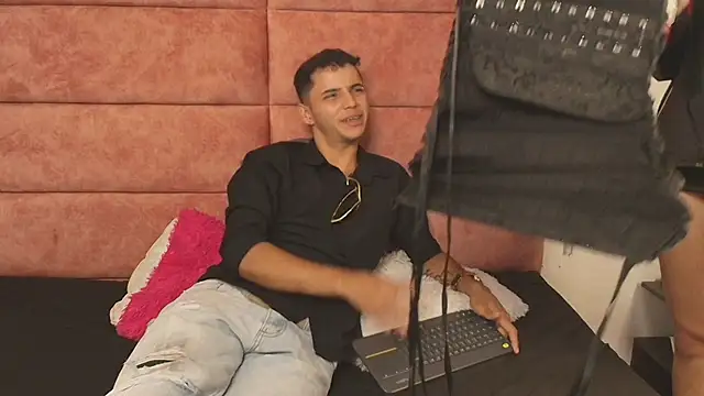 HellAndDante  online show from 10-15-25, 09:26