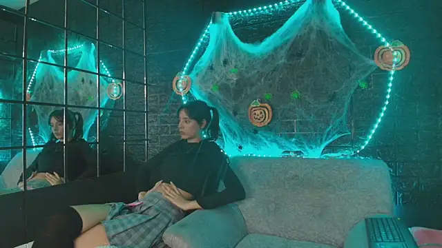 HellAndDante  online show from 10-27-25, 10:25