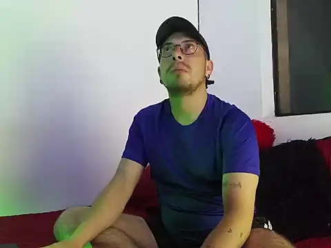 Letorres96 online show from 04-10-26, 02:50