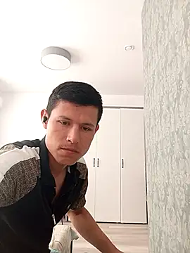 Snapshot of pajarics chatting on 10-03-25, 12:13 pajarics online show from 10-03-25, 12:13