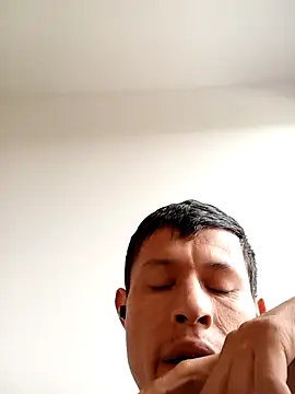 Snapshot of pajarics chatting on 10-04-25, 08:56 pajarics online show from 10-04-25, 08:56